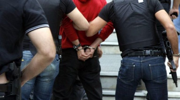 Συνελήφθησαν δύο άτομα για παραβάσεις περί ναρκωτικών στην Αργολίδα