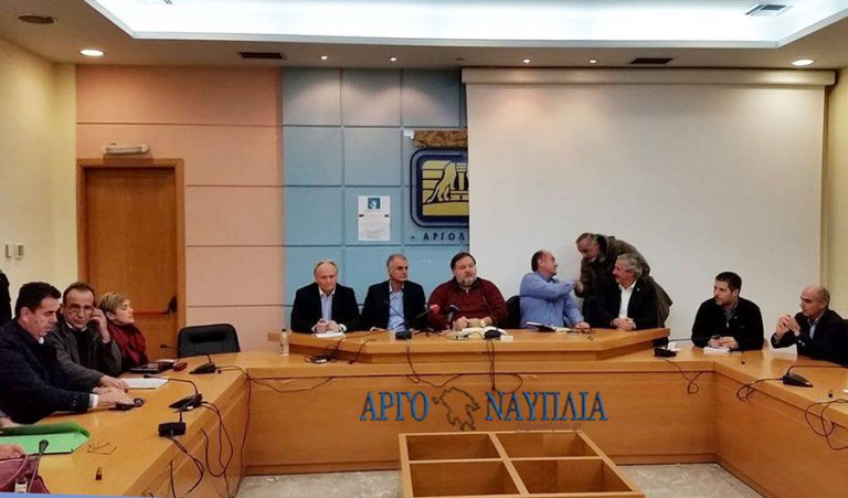 Σε εξέλιξη η σύσκεψη για την καταστροφή της παραγωγής μανταρινιών της Αργολίδας