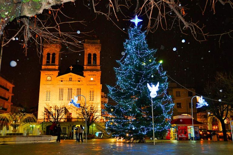TreeΠΟΛΗ- Χριστούγεννα Κάτω Από Το Δέντρο Και Φέτος!!(εορταστικό πρόγραμμα Δήμου Τρίπολης)