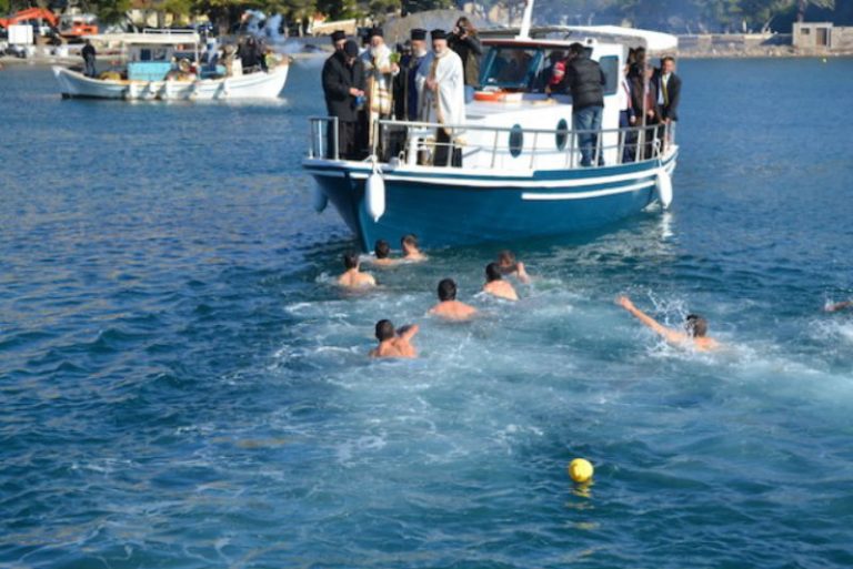 Εορτασμός των Θεοφανείων στο Παράλιο Άστρος