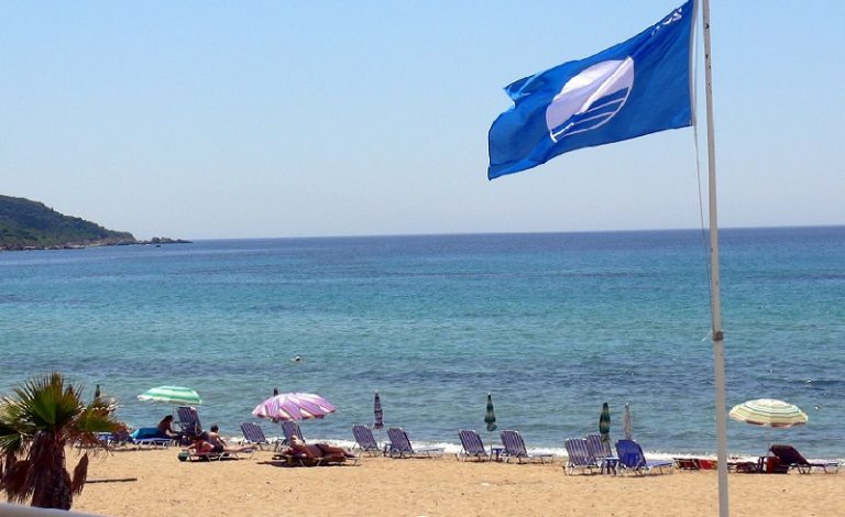Ναύπλιο: Αφαιρούνται οι γαλάζιες σημαίες σε Κονδύλι και Τολό