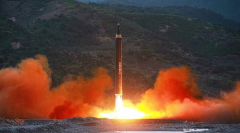 Η Β. Κορέα εκτόξευσε πύραυλο ικανό να πλήξει τις ΗΠΑ, την Ευρώπη ή την Αυστραλία