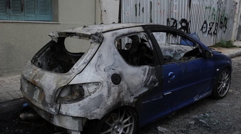 Πυρκαγιά σε αυτοκίνητα στο 137 χλμ. Ε.Ο. Αθηνών – Τρίπολης στην Αργολίδα και στα Δίδυμα Ερμιονίδας