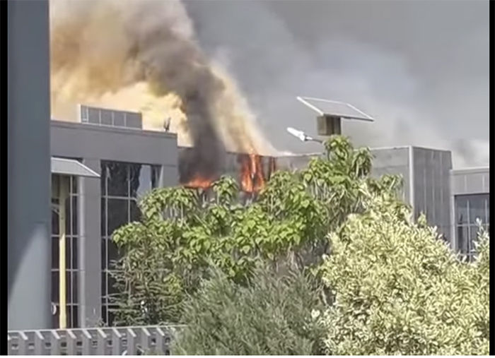 Καίγεται το μεγαλύτερο εργοστάσιο μπαταριών της Ευρώπης – Εκκένωση οικισμών (βίντεο)