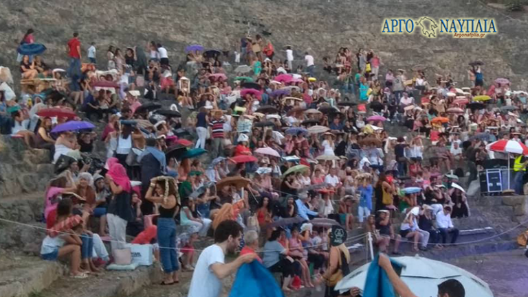 Άργος: “Μάμμα Μία” και Βανδή μάζεψαν τον κόσμο στο Αρχαίο Θέατρο
