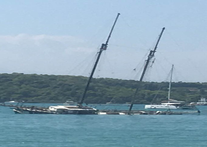 ΠΟΡΤΟΧΕΛΙ: Βυθίστηκε τo ιστιοφόρο “Father Murphy” 23.17 μέτρων στο λιμάνι