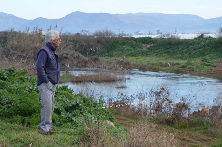 Ταλαιπωρία πολιτών από τον ακαθάριστο ποταμό – Τι καταγγέλει ο Θανάσης Χριστιανός