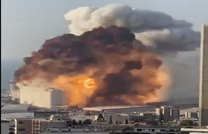 Εκατοντάδες οι νεκροί στην Βηρυτό – Σοκάρουν τα βίντεο από την στιγμή της έκρηξης (βίντεο)