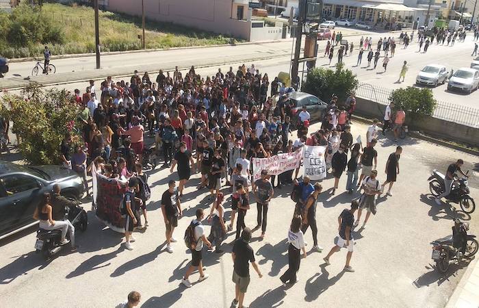 Η Ενωτική Αγωνιστική Κίνηση Πυροσβεστών εκφράζει την αμέριστη συμπαράστασή της στο δίκαιο αγώνα των μαθητών