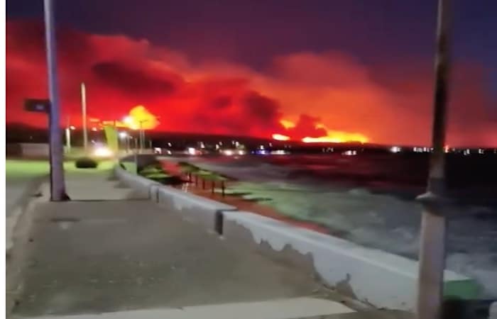Μαίνεται η φωτιά στον Σχίνο: Πέρασε στο νομό Αττικής – Τραγική η κατάσταση και στο Αλεποχώρι (βίντεο)