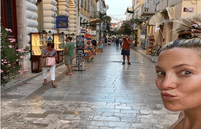 Η χολιγουντιανή σταρ Κέιτ Χάντσον και ο Ντάνι Φουτζικάουα επισκέφθηκαν το Ναύπλιο