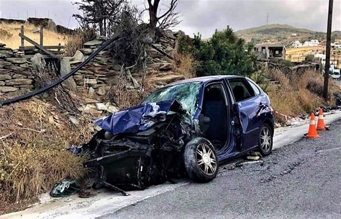 Άνδρος: Μετωπική αυτοκινήτου με ανήλικους – Τρεις από τους επτά επιβαίνοντες είναι σοβαρά τραυματισμένοι