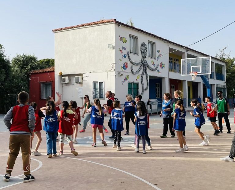 Δημοτικό σχολείο Τολού «Παίζω χάντμπολ μαζί με τους γονείς και τους/τις συμμαθητές/τριές μου»