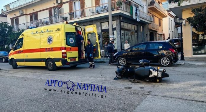 Τροχαίο αυτοκινήτου με δίκυκλο